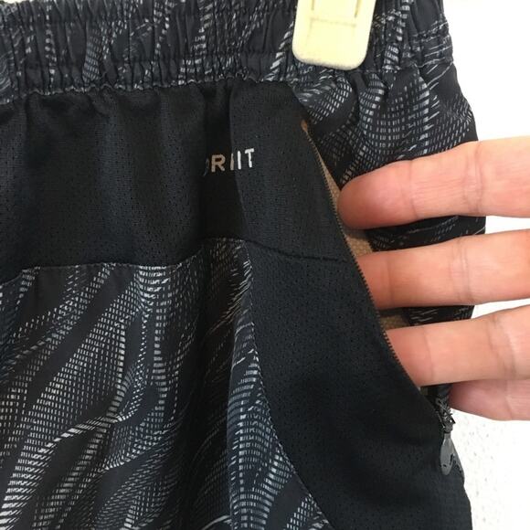 Nike DRI-Fit Running Shorts Size Small - Picture 6 of 10